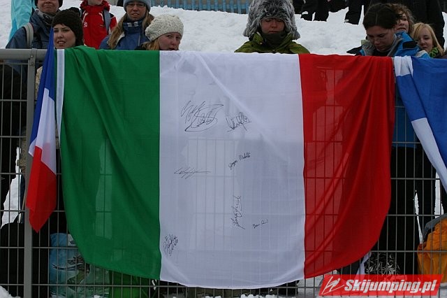 001 Flaga Włoch z autografami